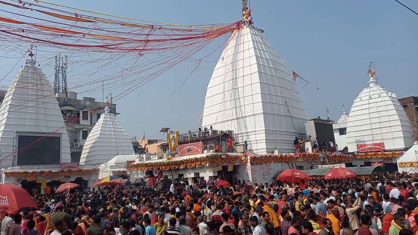 देवघर:1 जनवरी को बाबा मंदिर में बंद रहेगी वीआईपी पूजा, शीघ्र दर्शनम करना है तो जेब करनी पड़ेगी ढ़ीली, पढ़ें वजह