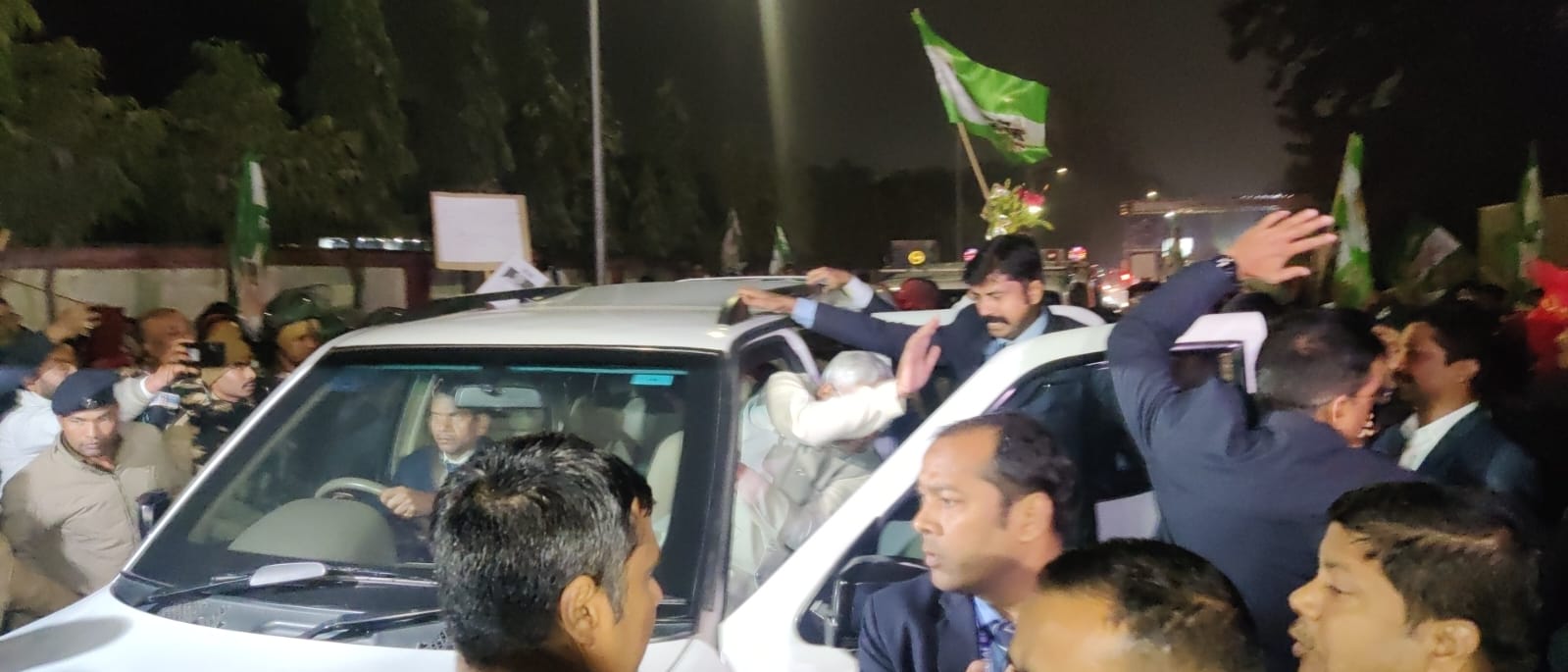 जदयू के राष्ट्रीय अध्यक्ष बनते ही ललन सिंह के साथ पटना एयरपोर्ट पहुंचे नीतीश कुमार, टूट की तमाम अटकलों पर दोनों की दोस्ती ने लगाया विराम 