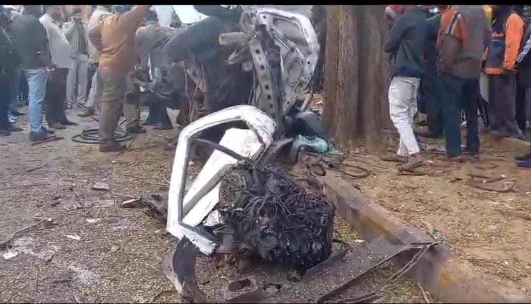 Big breaking:जमशेदपुर में भीषण सड़क हादसा, 6 की मौत,  दो घायल