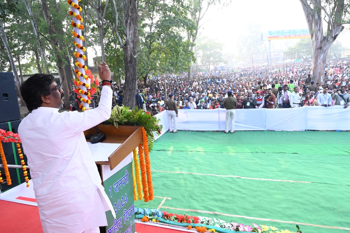 20 वर्षों तक  आदिवासियों को  सिर्फ ‘बेबकूफ’ बनाया!  सीएम हेमंत ने  2024 के महासंग्राम में भजापा के सफाये का किया दावा