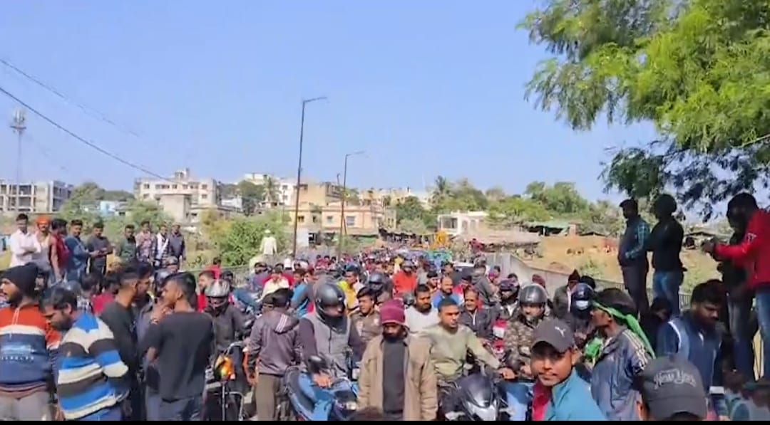 "हिट एंड रन" कानून : धनबाद के चालक भी आंदोलन में पीछे नहीं 