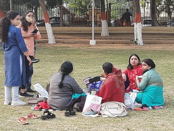 धनबाद में cold wave VS sun bath के बीच  छिड़ी है जंग, टेंपरेचर 6.7 डिग्री तक पंहुचा 