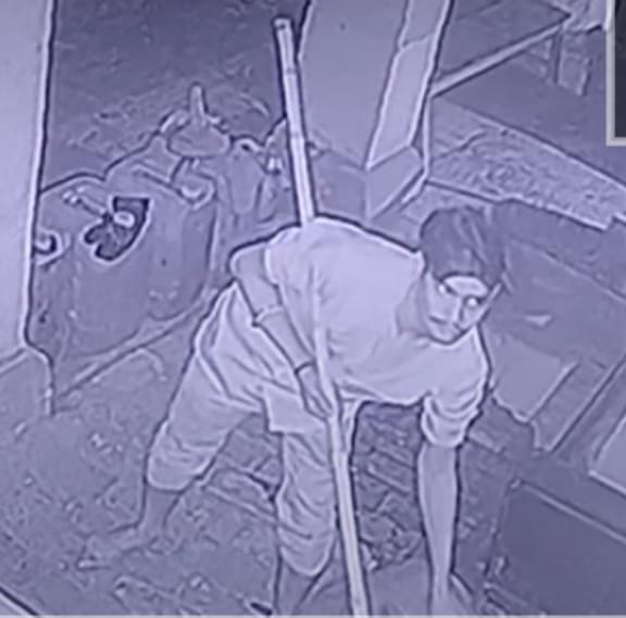 बिहार में अब पुलिस और थाना भी सुरक्षित नहीं! दरभंगा में असामाजिक तत्वों ने थाना को किया आग के हवाले, सीसीटीवी में वारदात कैद