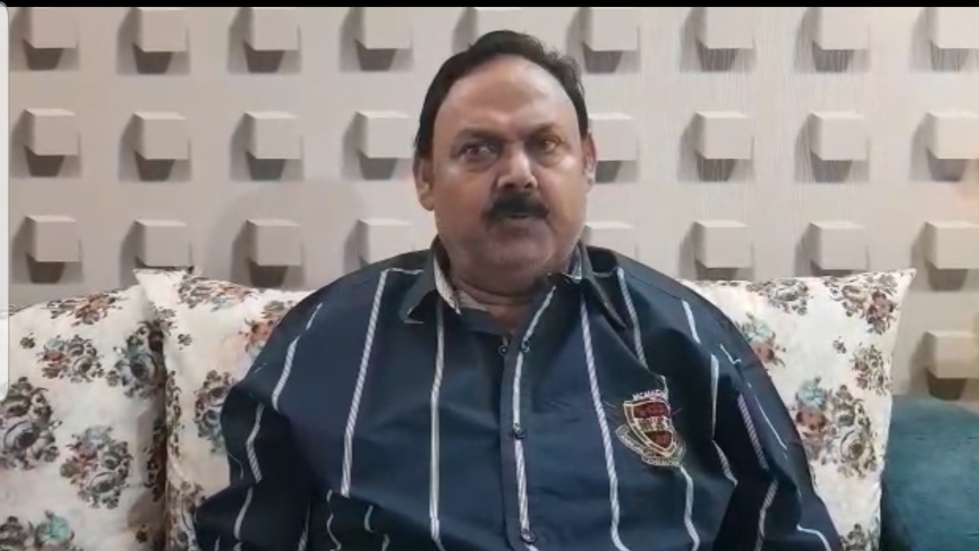 भ्रष्टाचार की  भेंट चढ़ी सड़क को विधायक के पहल पर एजेंसी ने कराया मरम्मत 