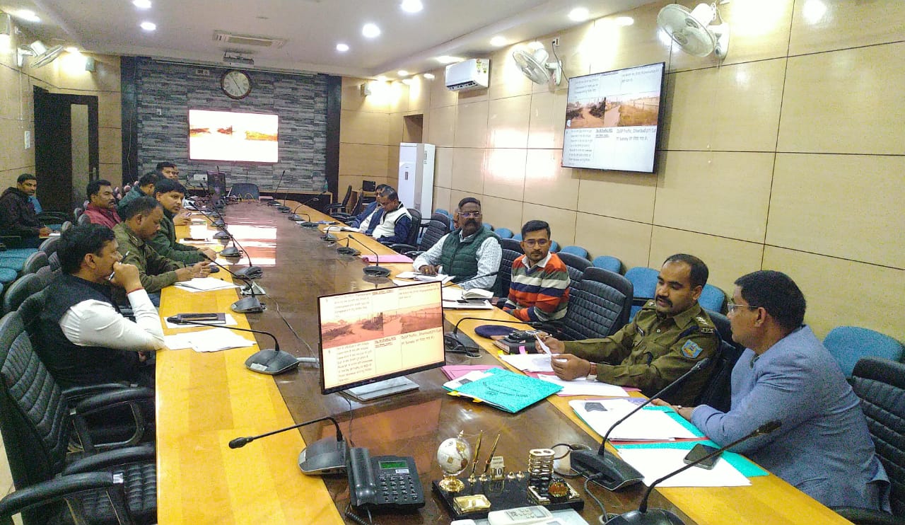 धनबाद शहर में पंद्रह दिनों में तय होंगे ऑटो के स्टॉपेज, फिलहाल कुल आठ चौक चौराहों पर लगेंगे ट्रैफिक सिग्नल लाइट 