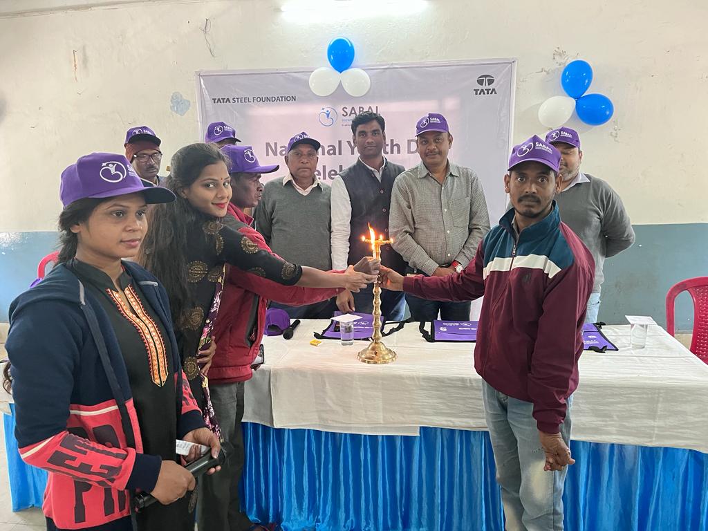 युवा दिवस : स्वामी विवेकानन्द के विचार और सिद्धांत पर चले युवा 