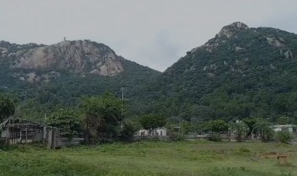 खतरनाक : कतरास में फिर फटी जमीन,दुकान हुई जमींदोज,बड़ी आबादी पर मंडराया सुरक्षा का खतरा