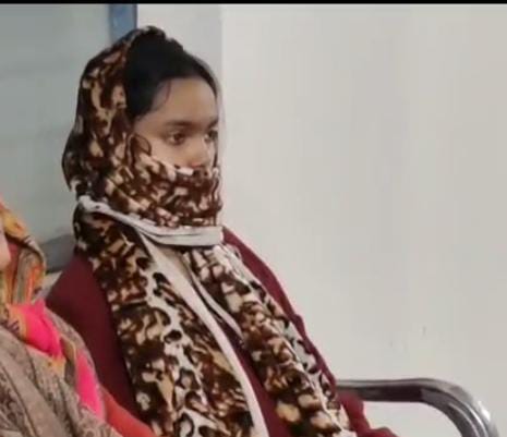 बेगूसराय में फर्जी BPSC शिक्षिका का बायोमेट्रिक जांच में भांडाफोड़! अपनी जगह दूसरे से दिलवाई थी परीक्षा, पुलिस ने किया गिरफ्तार   