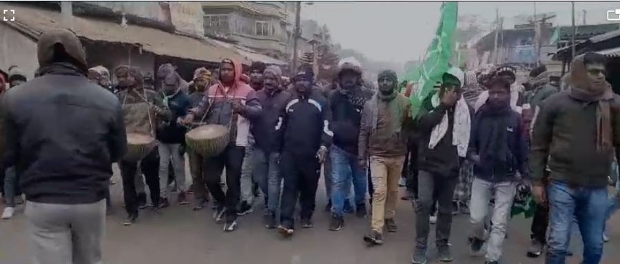 ईडी तेरी मनमानी नहीं चलेगी, नहीं चलेगी! संथाल की गलियों से फूटा गुस्सा! बाजार-सड़क बंद, प्रशासन एलर्ट