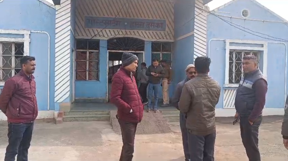 दुमका : लोहरदगा एसडीओ और पाकुड़ एलआरडीसी के भाई का नाले में मिला शव