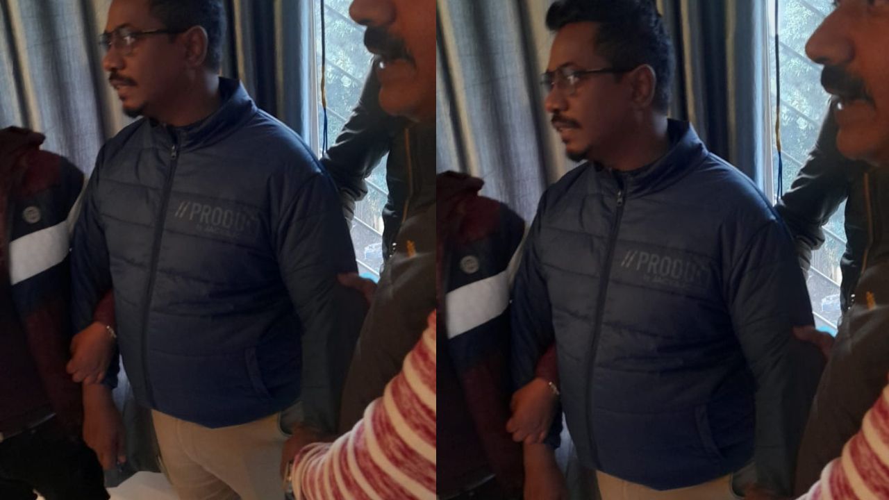 गुमला : एसीबी ने जिला शिक्षा पदाधिकारी और कम्यूटर ऑपरेटर को रिश्वत लेते किया गिरफ्तार