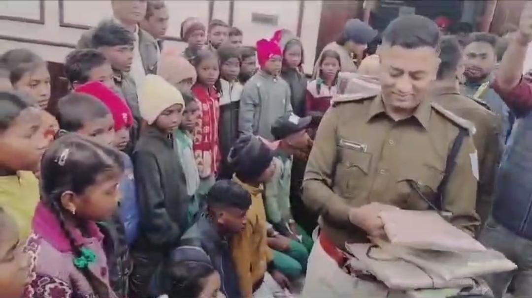 जमशेदपुर पुलिस की अनोखी पहल! ग्रामीण क्षेत्र के बच्चों को घुमाया गया विभिन्न पर्यटन स्थल, पढ़ें एसएसपी ने क्या
