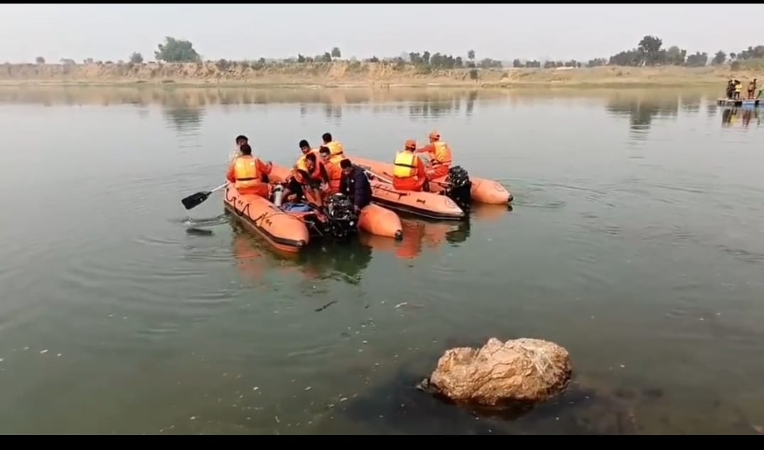 साइबर अपराधी को खदेड़ते बराकर नदी में डूबे पुलिस जवान की 65 घंटे के बाद मिली लाश, लोकल गोताखोरों को मिली कामयाबी