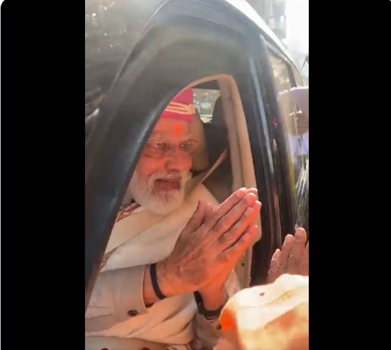 कौन है वह शख्स जिसके लिए पीएम मोदी ने तोड़ दिए प्रोटोकॉल