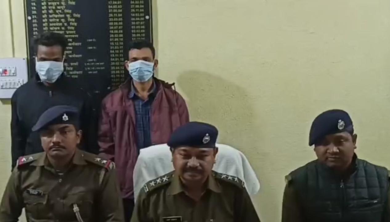 PLFI नक्सली संगठन के दो सक्रिय सदस्य धराए, तबाही के सामान बरामद