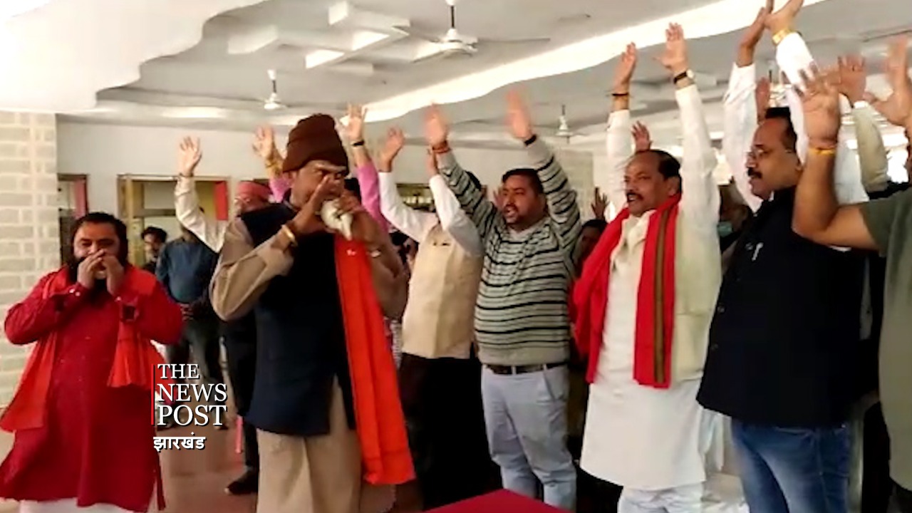 बोले रघुवर, काशी बन गई दुनिया की आध्यात्मिक राजधानी