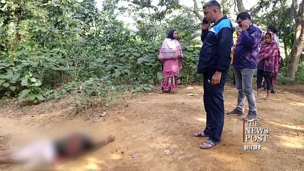 झाड़ियों से अधेड़ उम्र के व्यक्ति का शव बरामद, क्षेत्र में फैली सनसनी