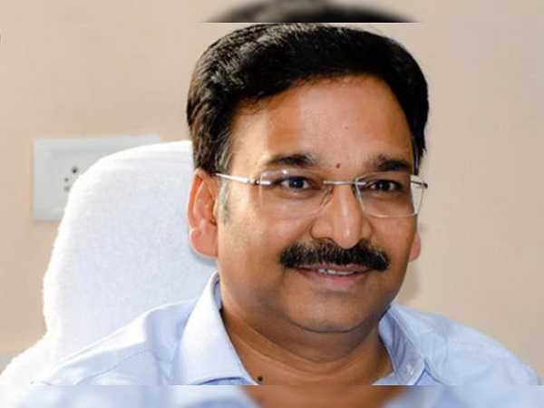 Big Breaking: हेमंत के गिरफ्तार होते ही सकते में ब्यूरोक्रेसी! सीएम के सचिव आईएएस विनय कुमार चौबे ने अपने सभी पदों से दिया इस्तीफा