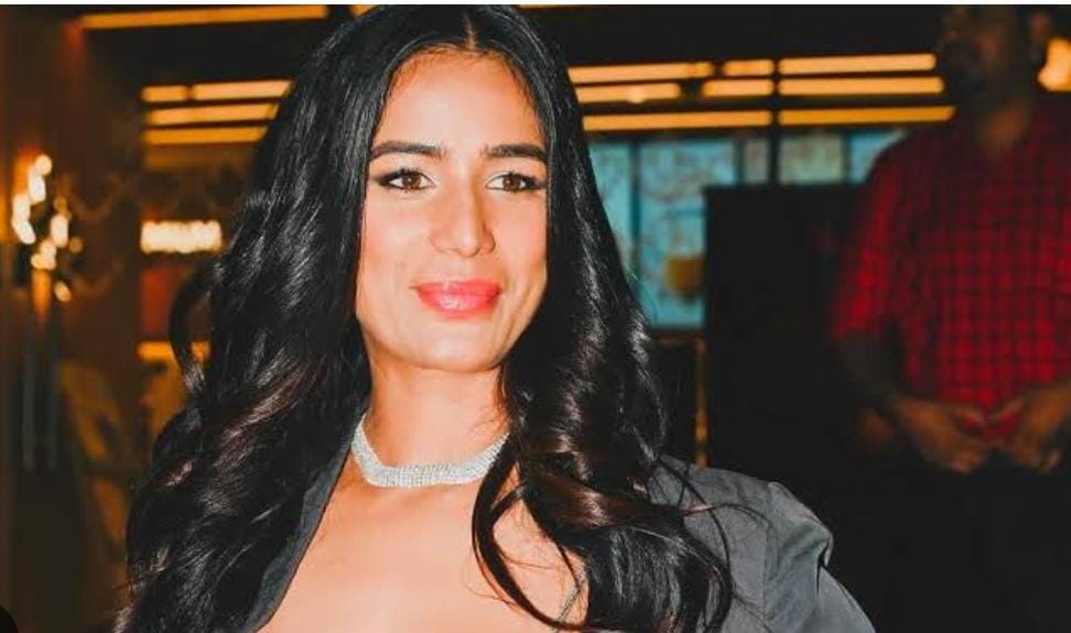 दुखद! अपने बोल्ड लुक को लेकर विवादों में रहने वाली एक्ट्रेस पूनम पांडे का निधन, लंबे समय से सर्वाइवल कैंसर से थी पीड़ित   