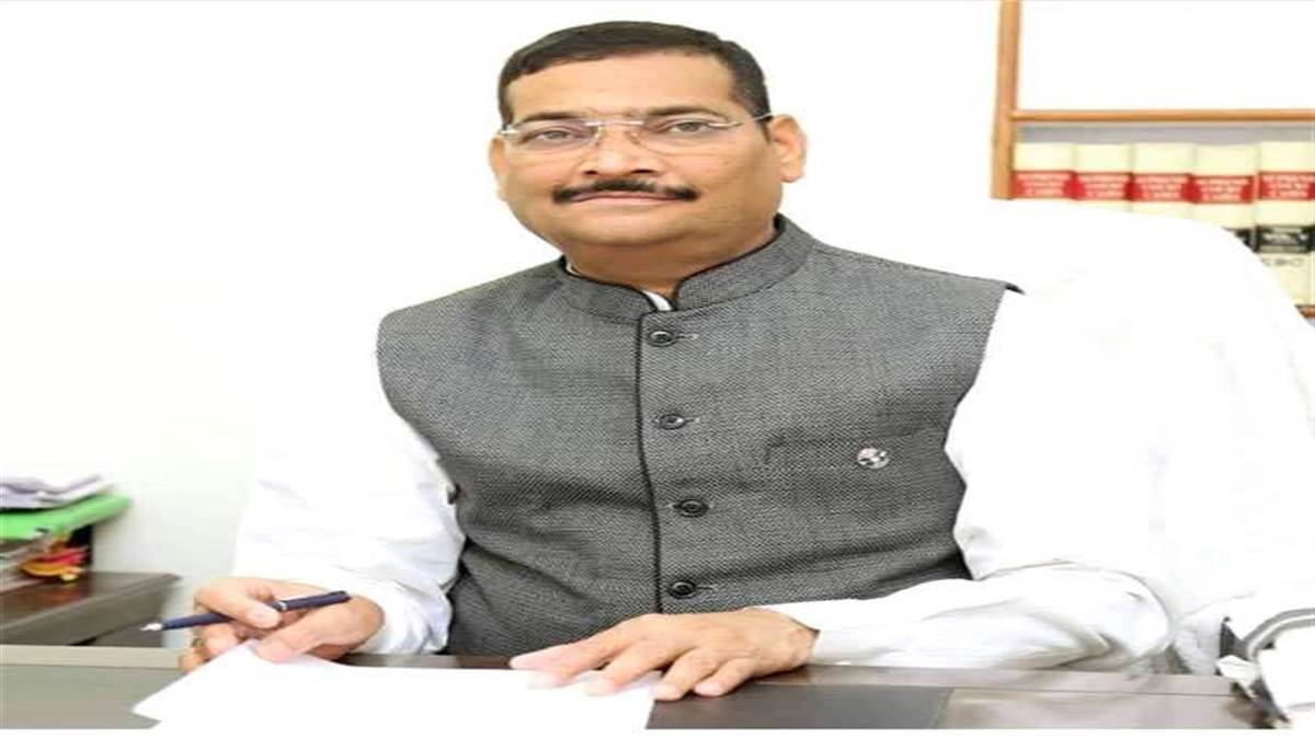 झामुमो और सोरेन परिवार में सब कुछ ठीक नहीं, विधायकों के हैदराबाद शिफ्ट पर बोले दीपक प्रकाश