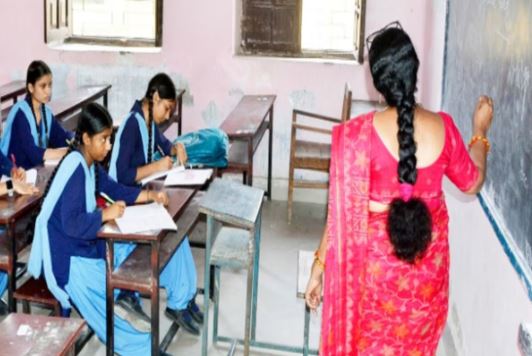 नौकरी की नहीं ले टेंशन, बिहार में फिर एक लाख शिक्षकों की होगी बहाली, के.के पाठक ने किया एलान 