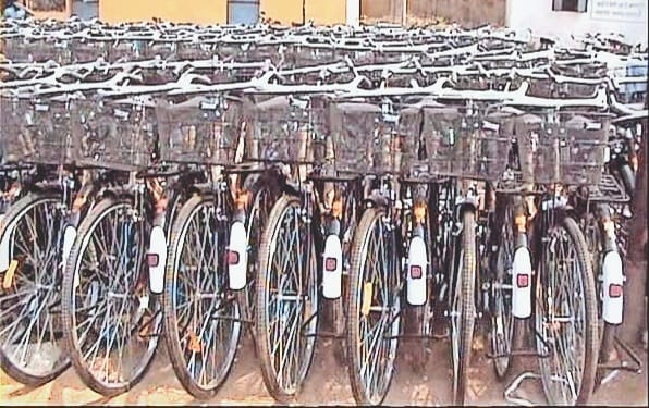 झारखंड में साइकिल वितरण की तैयारी, जानिए कब मिलेगी बच्चों को साइकिल की राशि 