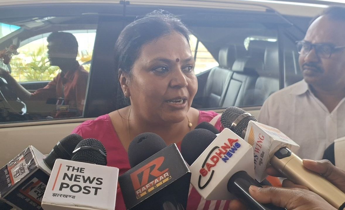 विधान सभा में दीपिका का रौद्र रुप! निशिकांत पर साधा निशाना तो भाजपा पर लगाया आदिवासी महिलाओं के साथ प्रताड़ना का आरोप