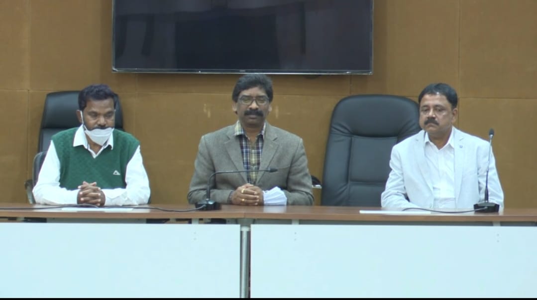 पारा शिक्षकों का आन्दोलन हुआ खत्म, अब कहलाएंगे सहायक शिक्षक, मानदेय में होगा इजाफा