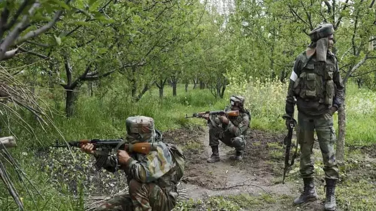 Big Breaking: चतरा में पुलिस और नक्सलियों के बीच भीषण मुठभेड़, दो जवान शहीद, एक घायल 