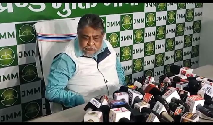 झामुमो का राजभवन से सवाल ! कौन है दो वह विधायक, जिसने महामहिम को फोन कर चंपई को समर्थन देने से किया था इंकार