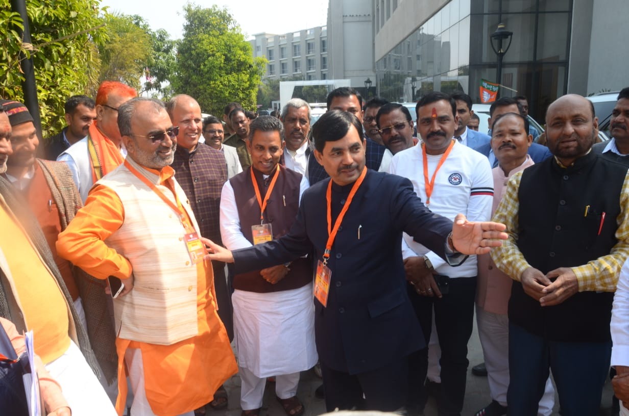 बिहार में सियासी हलचल तेज : तेजस्वी के इस बयान से बीजेपी अलर्ट मोड में, सभी विधायकों को किया ‘किलाबंदी’