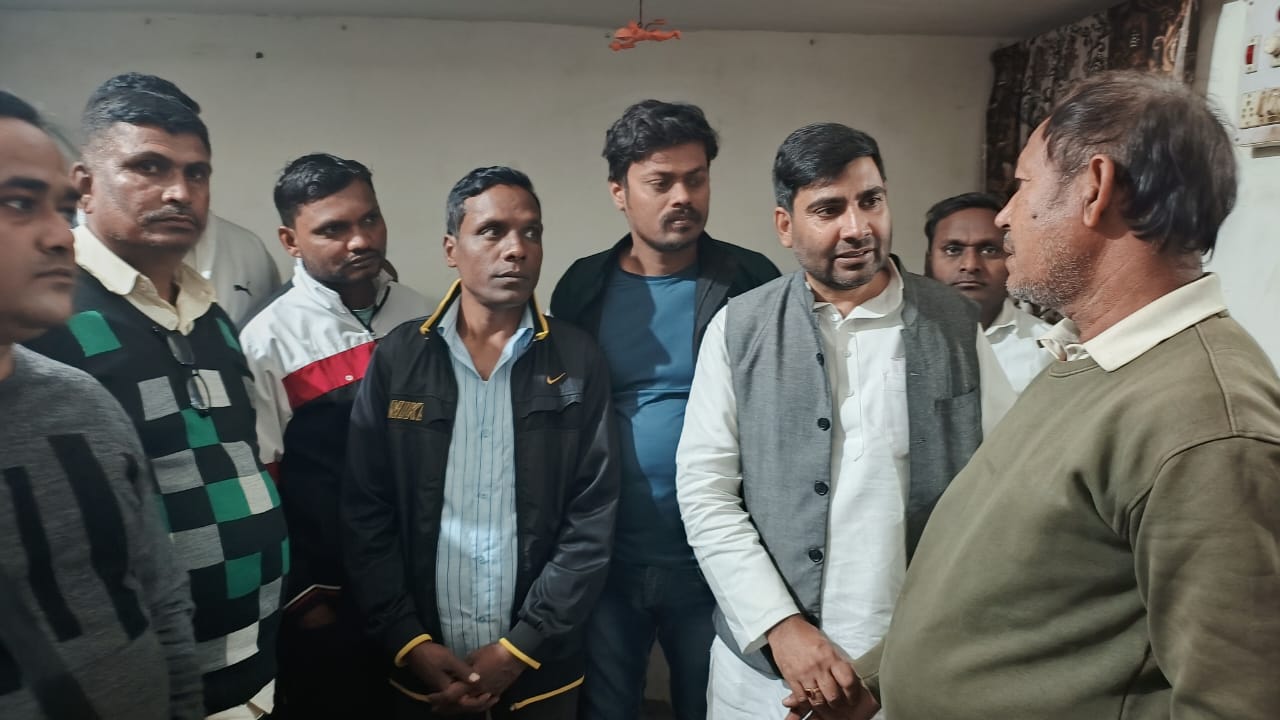 तेतरिया मोड़ मॉब लिंचिंग मामला:पलामू के तीनों मृतकों और घायलों के परिजनों से मिले अल्पसंख्यक आयोग के सदस्य, हर संभव मदद का दिलाया भरोसा