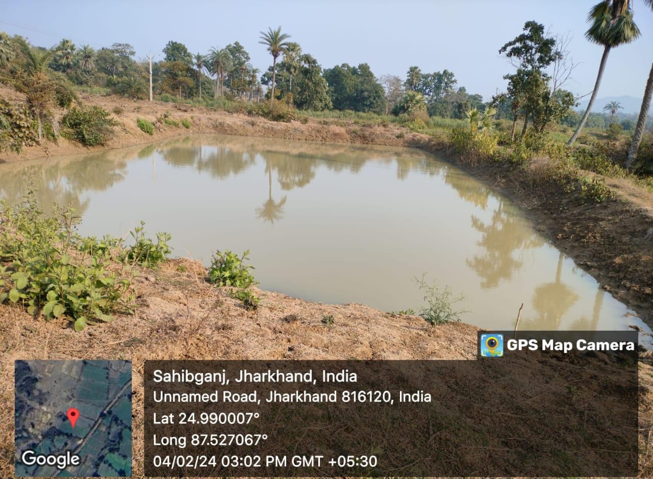 साहिबगंज में ‘द न्यूज़ पोस्ट’ की खबर का असर! मनरेगा योजना में घोटाले की खबर प्रकाशित होते ही भ्रष्टाचारियों में मचा हड़कंप, 2019 में सेंसन हुए तालाब का कार्य हुआ शुरू   