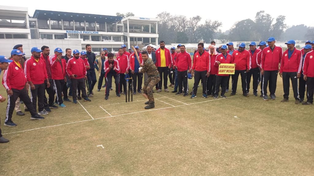 प्रेस क्लब ऑफ जमशेदपुर की ओर से मीडिया कप क्रिकेट 2024 का शुभारंभ, एसएसपी के साथ क्रिकेटर सौरव तिवारी रहे मौजूद