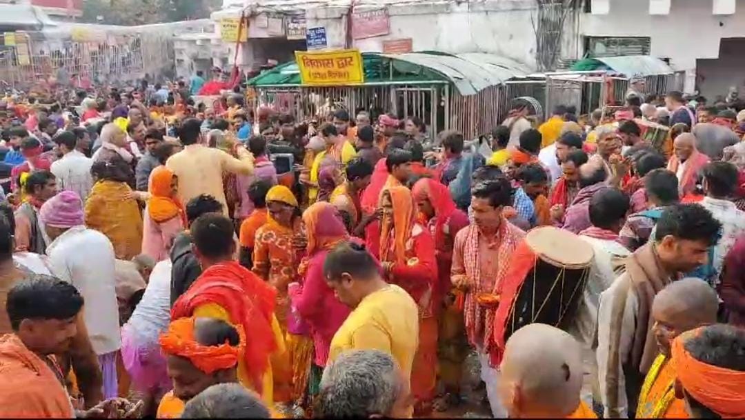 देवघर में बसंत पंचमी पर बाबा बैद्यनाथ के तिलकोत्सव की परंपरा: मिथिलांचल के श्रद्धालुओं की उमड़ी भीड़, प्रशासन मुस्तैद