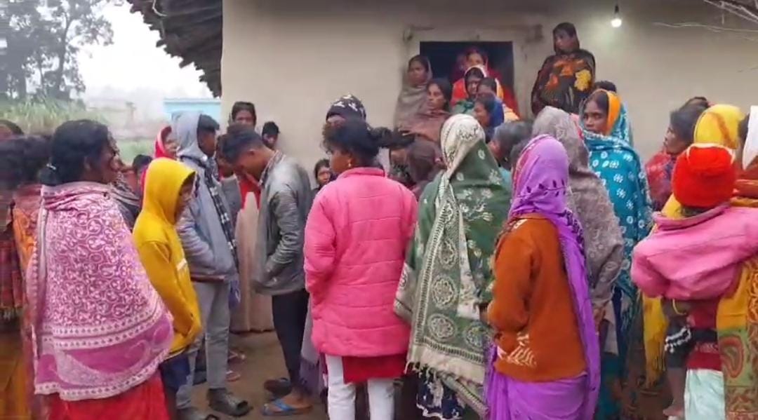 फिर हत्या की वारदात से दहला लातेहार! अपराधियों ने तेजधार हथियार से हमला कर युवक को उतारा मौत के घाट, पढ़ें हत्या की वजह   