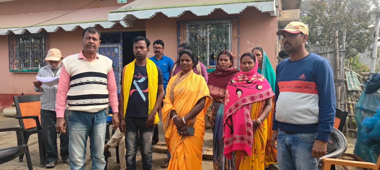 साहिबगंज में उड़ रही है हेमंत सोरेन के ड्रीम प्रोजेक्ट अबुआ आवास योजना की धज्जियां ! लाभुकों से अधिकारी वसूल रहे हैं पैसे, पढ़ें कैसे हुआ खुलासा    