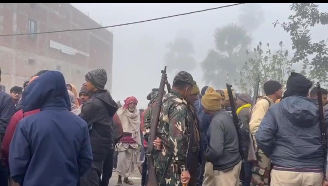 दिनदहाड़े हत्या से दहला छपरा!अपराधियों ने सड़क पर टहल रहे मैकेनिक को मारी गोली, पढ़ें हत्या के पीछे की असल वजह