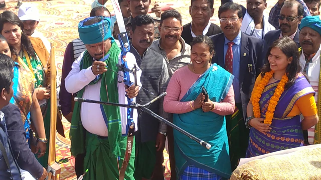 दुमका:राजकीय जनजातीय हिजला मेला 2024 का हो गया आगाज, उद्घाटन से पहले निकाला गया जुलूस, पढ़ें कैसे हुई थी मेले की शुरुआत 