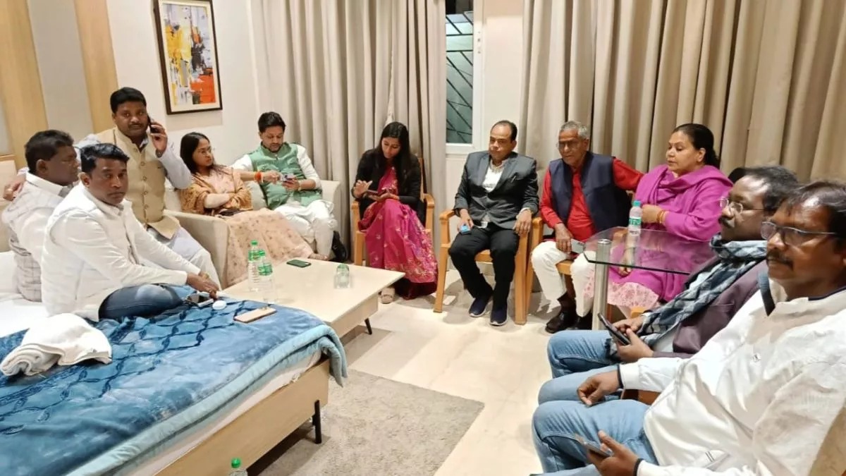 झारखंड में होगा बड़ा खेला, बेंगलुरु जाने की तैयारी में कांग्रेस के नाराज विधायक