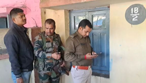 फंदे से झूलता मिला जूनियर इंजीनियर का शव, हत्या या आत्महत्या पर उलझी गुत्थी, पढ़िए 