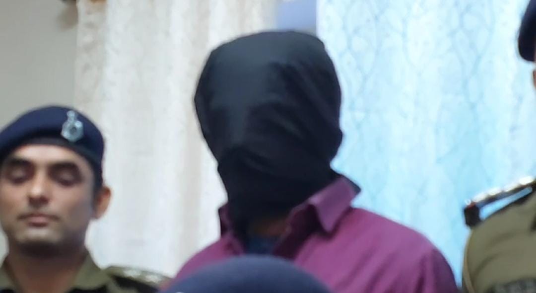 नालंदा: जमीनी विवाद में सगा चाचा बना हत्यारा! भतीजे की गोली मारकर ली जान, पुलिस ने एक आरोपी को किया गिरफ्तार, अन्य की तलाश जारी