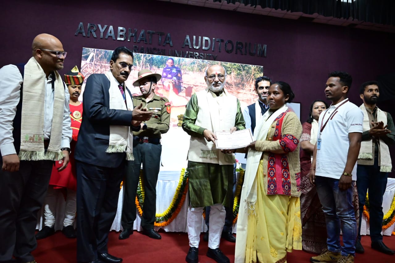 झारखंड में गरीबी रेखा से बाहर निकालने का क्या है कार्यक्रम, जानिए इस रिपोर्ट में