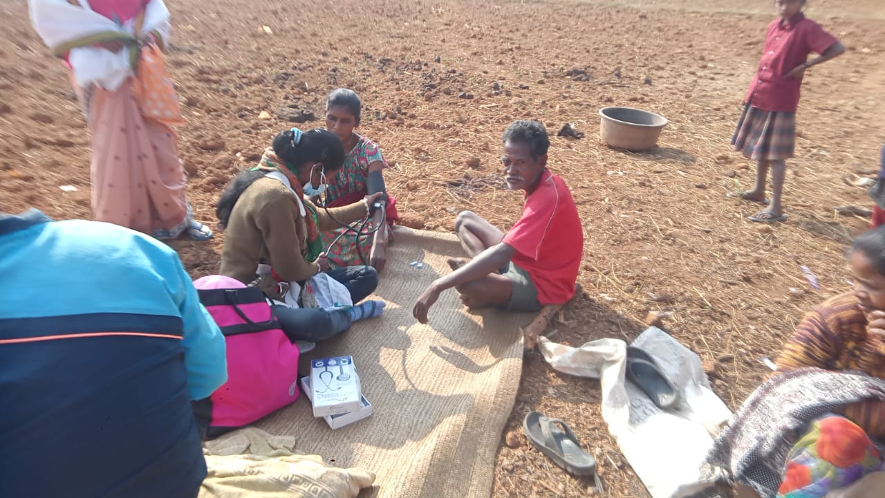 कोरोना के खिलाफ लामबंद गुमला, 70 प्रतिशत लोगों के पास टीका की सुरक्षा