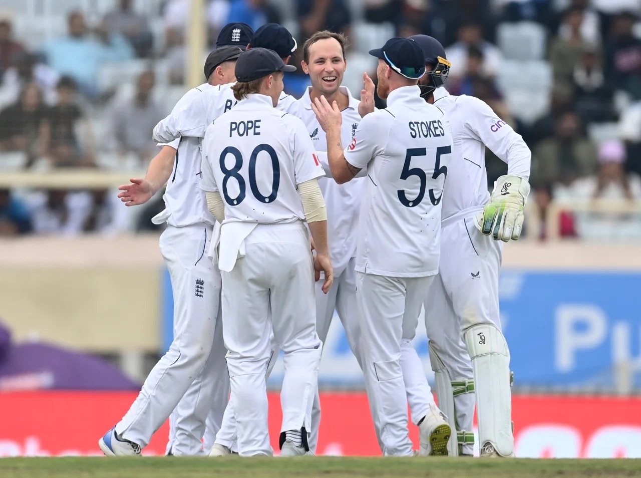 स्पिनर्स के जाल में फंसी टीम इंडिया, इंग्लैंड के सामने घुटने टेके भारतीय बल्लेबाज