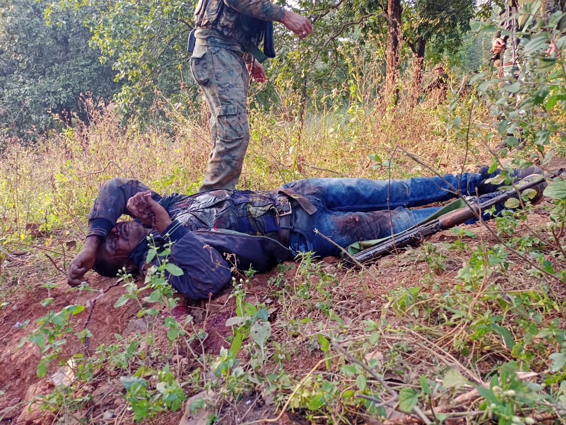 PLFI एरिया कमांडर मंगरा लुगुन ढेर, गोइलकेरा के जंगलों में मुठभेड़ के दौरान सुरक्षा बलों ने मार गिराया