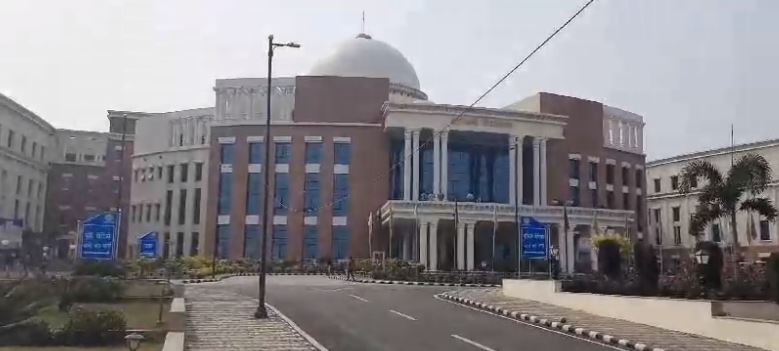 झारखंड विधानसभा का बजट सत्र : आरक्षण बिल लौटाने पर सदन में हंगामा, वेल में पहुंचे बीजेपी विधायक