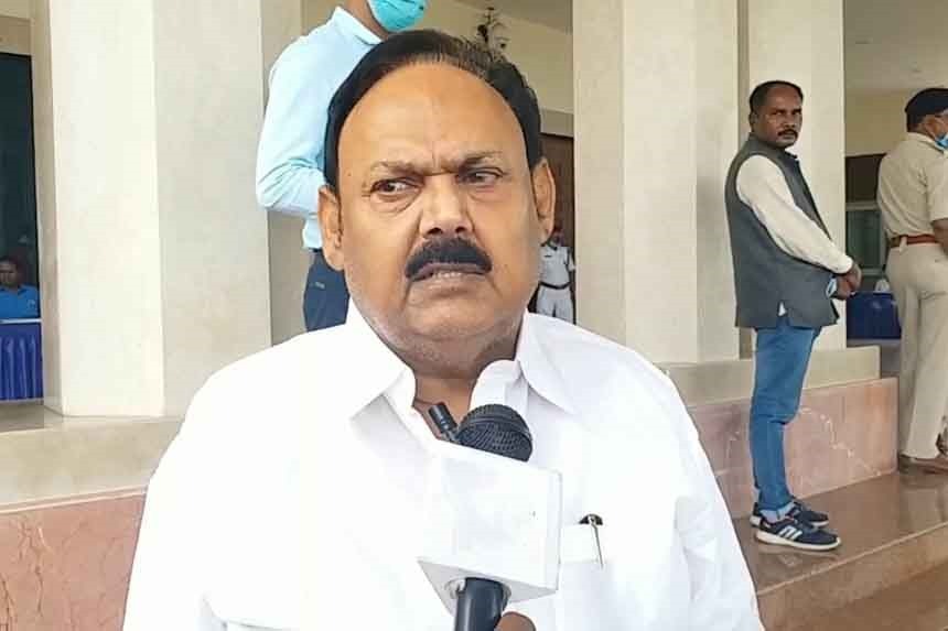 डाल्टनगंज- रांची व डाल्टनगंज-पटना के लिए 19 सीटर विमान की अनुमति, फिर भी क्यों चालू नहीं हो रहा डाल्टनगंड हवाईअड्डा, कमलेश सिंह ने सरकार से पूछा सवाल 