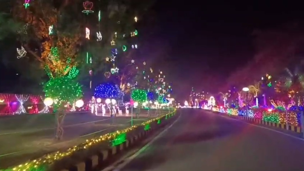 जमशेदपुर : टाटा संस के चेयरमैन चंद्रशेखरन ने शनिवार को जुबिली पार्क में लाइटिंग का किया उद्घाटन, कल है संस्थापक दिवस 