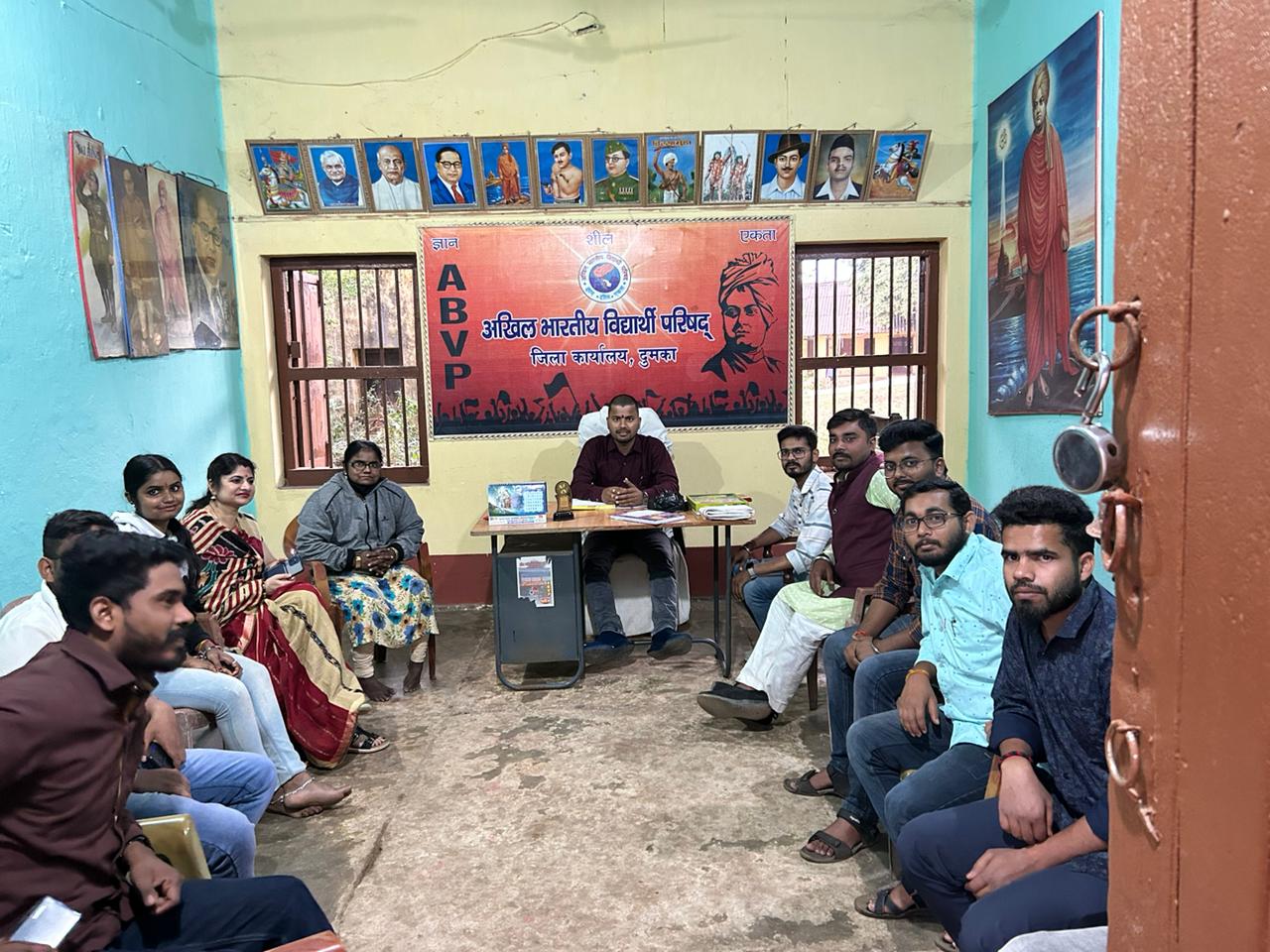 दुमका : स्पेन की महिला के साथ हुए अमानवीय कृत्य पर ABVP ने की कठोर कार्यवाही की मांग